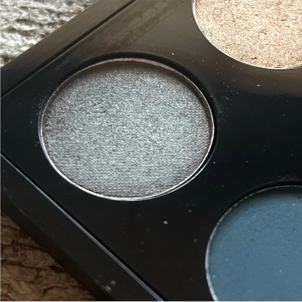 MAC Cosmetics Eyeshadow Palette club, plumage, and Amber lights